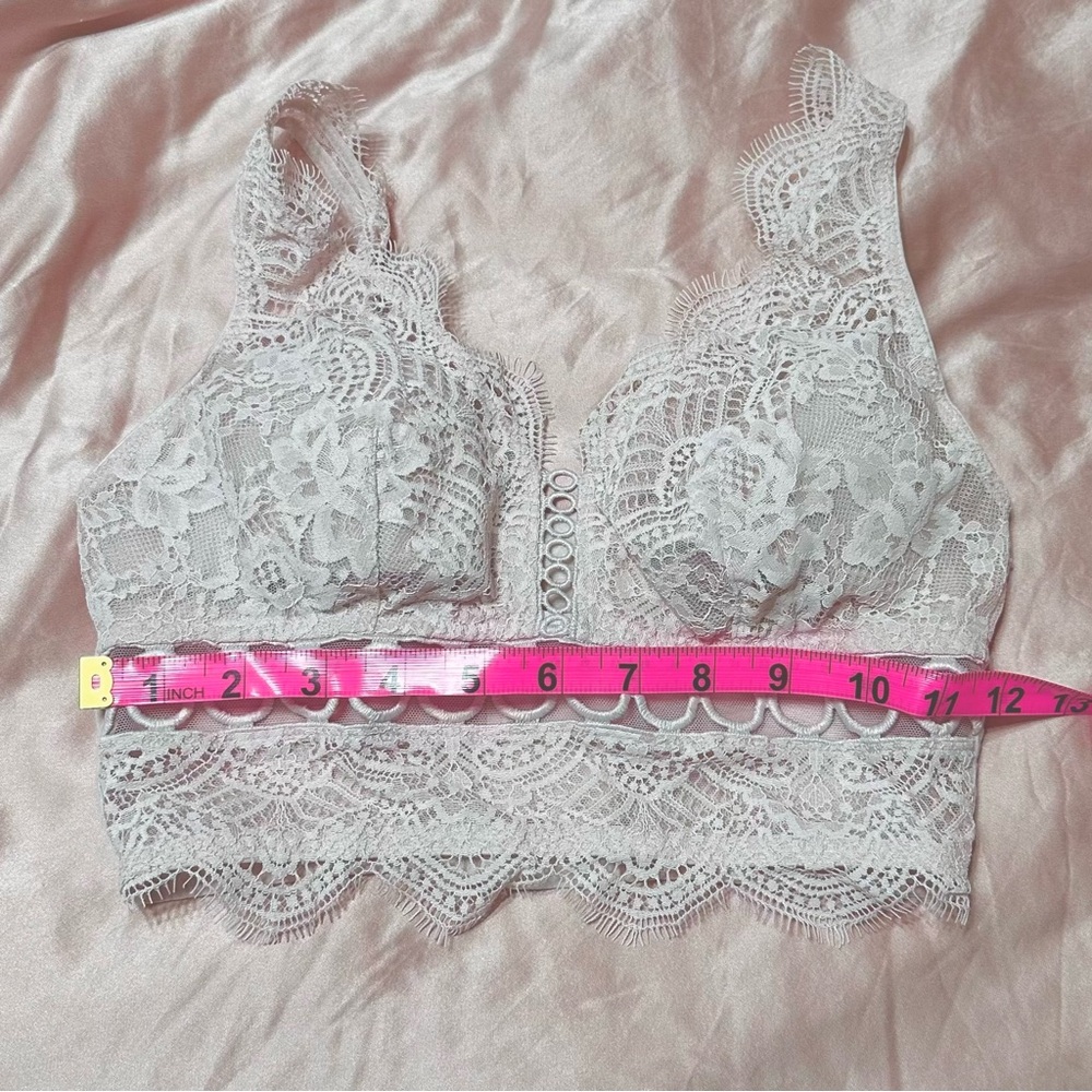 Victoria's Secret Lace Bralette Lilac - Picture 6 of 6